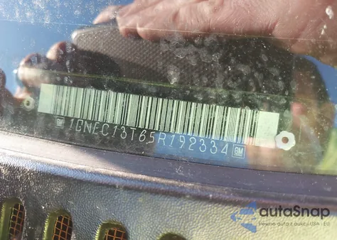 2005 Chevrolet Tahoe Ls из США, поврежденный, VIN 1GNEC13T65R192334